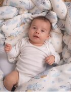 AMY Pilota pentru copii Nature Bamboo by din bambus si umplutura hipoalergenica BabySoft nori calatori
