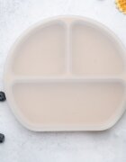 APPEKIDS Farfurie compartimentata din silicon cu ventuza si capac Bubble Beige