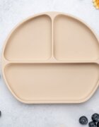 APPEKIDS Farfurie compartimentata din silicon cu ventuza si capac Bubble Beige