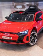 Audi Masinuta electrica pentru copii e-Tron GT Red cu licentaradiocomanda 2.4Groti EVAdoua motoareacumulator 12Vfaruri si stopuri LEDacumulator 12V45Ahdoua motoareoglinzi retrovizoareunitate o cu muzica