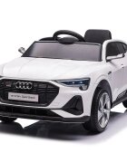 Audi Masinuta electrica pentru copii E-Tron SportBack White cu licentaroti evascaun pieleacumulator 12Vsuspensiisistem trollerusi cu deschidereslow startlumini LEDmp3usboglinzi retrovizoaresarcina maxima 30 kg