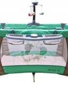 Baby Care Patut copii PRO FMAT Maro Pliabil 2 Niveluri de inaltime Melodii Masa infasat Carusel cu jucarii din plus Plasa insecte