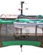 Baby Care Patut copii PRO FMAT Maro Pliabil 2 Niveluri de inaltime Melodii Masa infasat Carusel cu jucarii din plus Plasa insecte