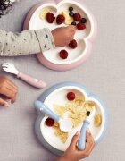 BabyBjorn 2 Seturi hranire farfurie lingurita si furculita pentru bebe Powder Blue