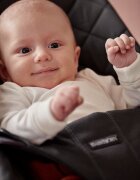 BabyBjorn Balansoar Bliss Black din tesatura matlasata cu aspect Clasic