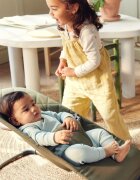 BabyBjorn Balansoar Bliss Dark Green din tesatura matlasata cu aspect Clasic