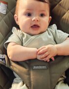 BabyBjorn Balansoar Bliss Dark Green din tesatura matlasata cu aspect Clasic