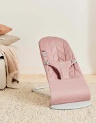 BabyBjorn Balansoar Bliss Dusty Pink din tesatura matlasata cu aspect delicat de petala