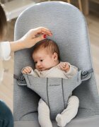 BabyBjorn Balansoar Bliss Light Grey 3D Jersey cu bara de jucarii