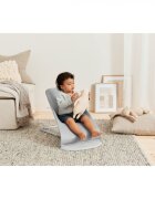 BabyBjorn Balansoar Bliss Light Grey din tesatura matlasata cu aspect delicat de petala