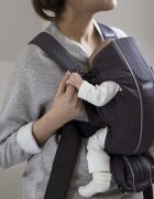 BabyBjorn Marsupiu anatomic Mini cu pozitii multiple de purtare Anthracite 3D Mesh