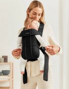 BabyBjorn Marsupiu anatomic Mini cu pozitii multiple de purtare Black