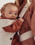 BabyBjorn Marsupiu anatomic Mini cu pozitii multiple de purtare Light Beige 3D Jersey
