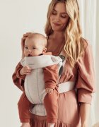 BabyBjorn Marsupiu anatomic Mini cu pozitii multiple de purtare Light Beige 3D Jersey