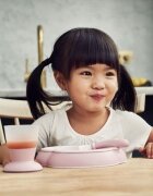BabyBjorn Set hranire farfurie lingurita furculita si pahar pentru bebe Powder Pink