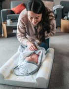 BabyDam Saltea pentru infasat SuperSnug AlbGalben 70x45cm inclinata anti reflux suport lateral