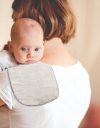 BabyJem Protectie alaptare pentru umar din muselina Gri