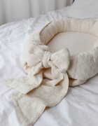 BabyLy Suport de dormit babynest din bumbac brodat Lilly cu funda 70x50 cm