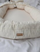 BabyLy Suport de dormit babynest din bumbac brodat Lilly cu funda 70x50 cm