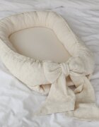 BabyLy Suport de dormit babynest din bumbac brodat Lilly cu funda 70x50 cm