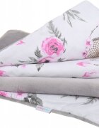 BabyMam Paturica pentru copii flowers realizata cu doua fete din bumbac si din plus pufos dimensiune 75 x 50 cm