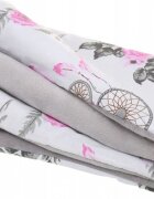 BabyMam Paturica pentru copii flowers realizata cu doua fete din bumbac si din plus pufos dimensiune 75 x 50 cm