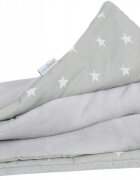 BabyMam Paturica pentru copii grey Stars realizata cu doua fete din bumbac si din plus pufos dimensiune 75 x 50 cm