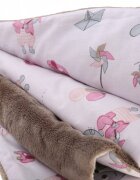 BabyMam Paturica pentru copii pink Rabbit realizata cu doua fete din bumbac si din plus pufos dimensiune 75 x 50 cm