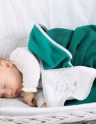 BabyMam Prosop de baie pentru copii prevazut cu capison decorat cu broderie vesela 100 bumbac dimensiune 100 x 100 cm Teddy Bear Green