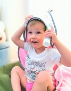 BabyMam Prosop de baie pentru copii prevazut cu capison decorat cu broderie vesela 100 bumbac dimensiune 100 x 100 cm Teddy Bear Pink