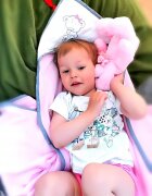 BabyMam Prosop de baie pentru copii prevazut cu capison decorat cu broderie vesela 100 bumbac dimensiune 100 x 100 cm Teddy Bear Pink