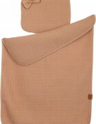 BabyMam Set paturica 77x57 cm si perna 25x30 cm pentru copii din 100 bumbac cu umplutura anti-alergenica design unic wafel cappuccino