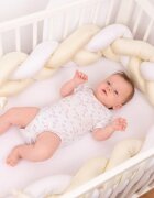 BABYMATEX Protectie laterala din bumbac Bumper impletit The Braid Beige 2 m inaltime 16 cm material exterior din bumbac satinat umplutura antialergica din fibre siliconateantialergica din fibre siliconate