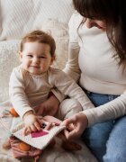 BABYONO Carte senzoriala pentru copii Iepurasul Karo