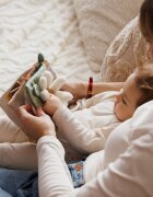 BABYONO Carte senzoriala pentru copii Vacuta Bingo