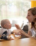 BABYONO Castron cu ventuza si lingura Baby Ono Bej