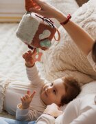 BABYONO Cub senzorial din plus cu activitati Iepurasul Karo