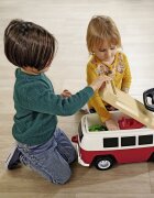 BIG Masinuta copii fara pedale Baby VW T1 red cu roti silentioaselicenta Volkswagenpotrivita copiilor cu varsta intre 15 si 5 anisezut lat si detasabil spatiu de depozitare jucarii volan cu claxon