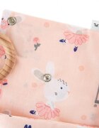 Bocioland Bavetica tip bandana Dancer Pink cu inel de dentitierealizata din bumbac 100fixare cu capse