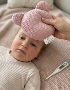 Bocioland Pernuta anticolici cu samburi de cirese si lavanda Teddy Roz diametru 14 cmhusa din bumbac 100 cu textura waffle utilizare rececald
