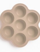 Bocioland Recipient ermetic multiportii Daisy Bej din silicon capac cu inchidere ermetica 7 compartimente compatibil congelator fara BPA