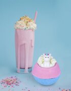Bomb Cosmetics Bomba de baie handmade cu figurina Born to Be Unicorn Bath Blaster 160g