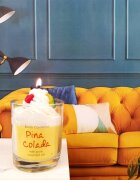 Bomb Cosmetics Lumanare parfumata 160g Pina Colada Piped Candle