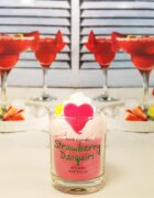 Bomb Cosmetics Lumanare parfumata 160g Strawberry Daiquiri Piped Candle