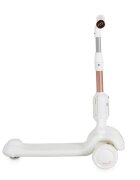 Byox Trotineta pentru copii Velvet Royal White 2in1 cu scaunel detasabilSuport picioare incorporatRoti din PUGhidon cu inaltime reglabilaEfecte muzicale si luminoaseFrana pe roata din spateRecomandata de la 3 ani