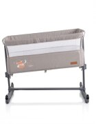 CANGAROO Patut Co-Sleeper pentru bebelusi Always Together Beige cu laterala culisanta5 pozitii de reglare inaltimepozitie antirefluxpicioare antiderapantefunctie atasare la patul parinteluisistem leganarehusa detasabila