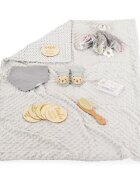 CANGAROO Set cadou 6in1 pentru nou nascut Bearly Gri cu paturica dubla 100x80cmjucarie atasamentsosetebavetaperie cu peri naturali si cartonase etape crestere in cutie cadou cu felicitare