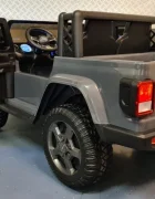 Cars4Kids Jeep electric pentru copii Gladiator Rubicon Gri 12V licenta oficiala 2 locuri usi functionale