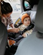 COCCOLLE Scaun auto cu Isofix Nyota Diamond Black 40-150 cm i-Size 4 pozitii inclinare Rotire 360 cu o singura mana Tetiera reglabila Husa detasabila Sistem antibasculare Top Tether Pozitie somn 0-12 ani
