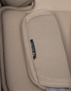 Colibro Scoica auto Petit i-Size omologata R129 cu tetiera reglabila copertina ajustabila maner de transport ajustabil pentru copii intre 40-87 cm sau 0-13 kg Camel